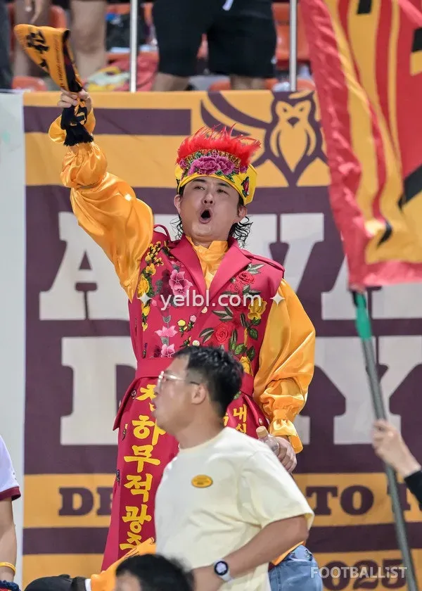 (첫 게시글) 조빈형님 조나 보고싶다.